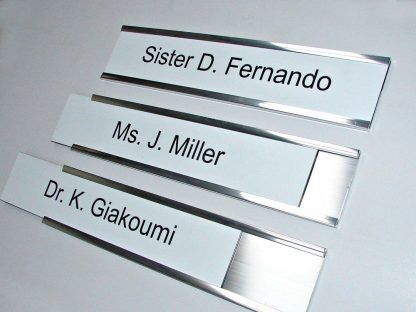 Changeable metal room sign